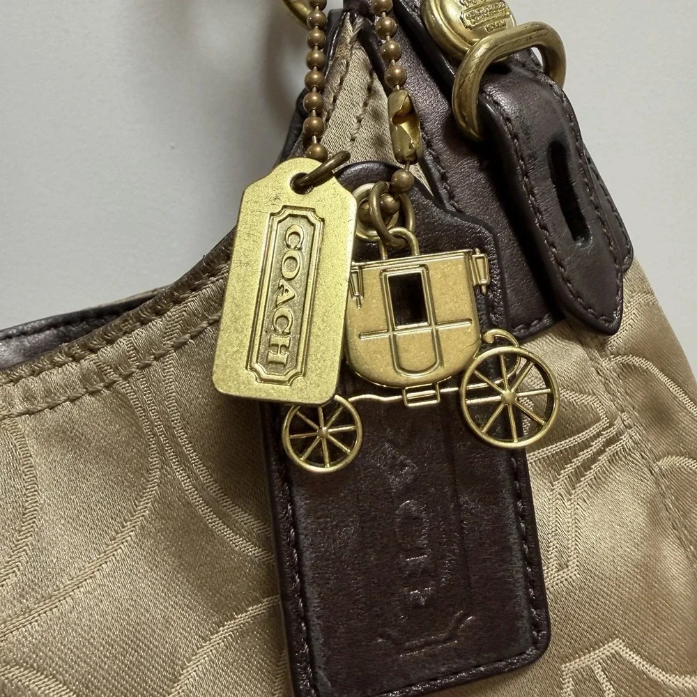 Coach Mia Maggie Hobo Shoulder Bag / Purse 16153 Horse Carriage Hang Tab